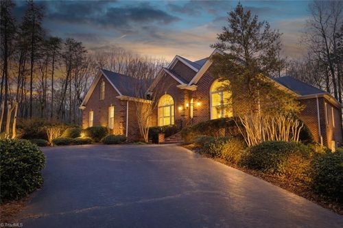 1515 Timber Creek Ln, Kernersville, NC, 27284-4114 | Card Image