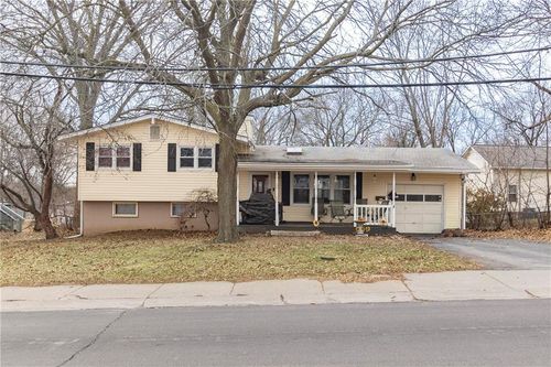 1903 Ne 65th St, Gladstone, MO, 64118-3731 | Card Image