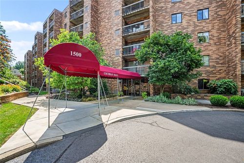 515-1500 Cochran Road, Scott Twp, PA, 15243 | Card Image