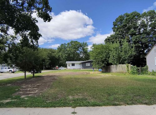 809 Pine St, La Porte City, IA, 50651-1545 | Card Image