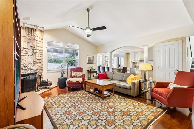 238 Berkeley Way, Condo with 3 bedrooms, 3 bathrooms and 2 parking in Monroeville PA | Image 9