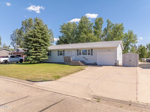 41 Custer Dr, Lincoln, ND, 58504-9149 | Card Image