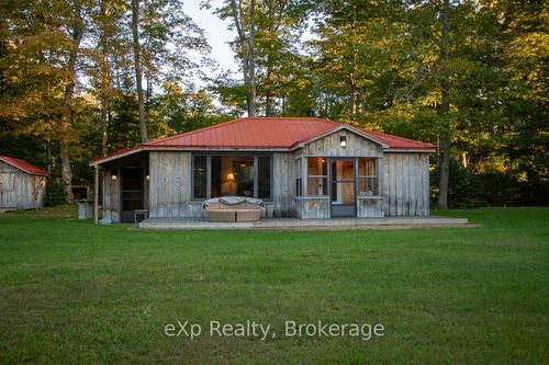 426 Huron Rd, South Bruce Peninsula, ON, N0H2T0 | Card Image