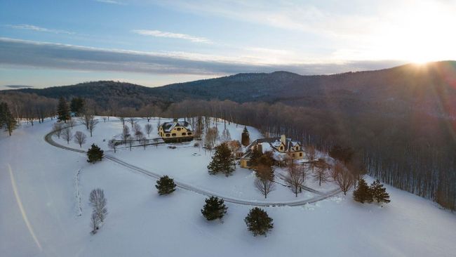 2034 Long Hill Road, House other with 4 bedrooms, 4 bathrooms and null parking in Woodstock VT | Image 5