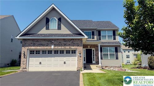 697 Mulberry Dr, Nazareth, PA, 18064-8680 | Card Image