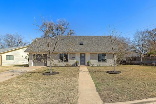 8001 Camden Dr, Austin, TX, 78757-8209 | Card Image