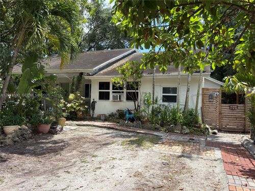 5930 Sw 44th Ter, Miami, FL, 33155-5217 | Card Image