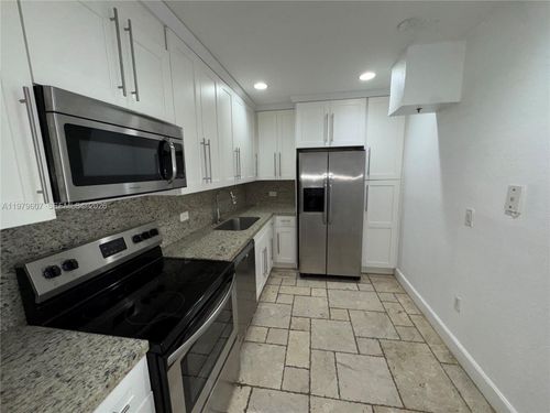 apt-135-20505 E Country Club Dr, Aventura, FL, 33180-3037 | Card Image