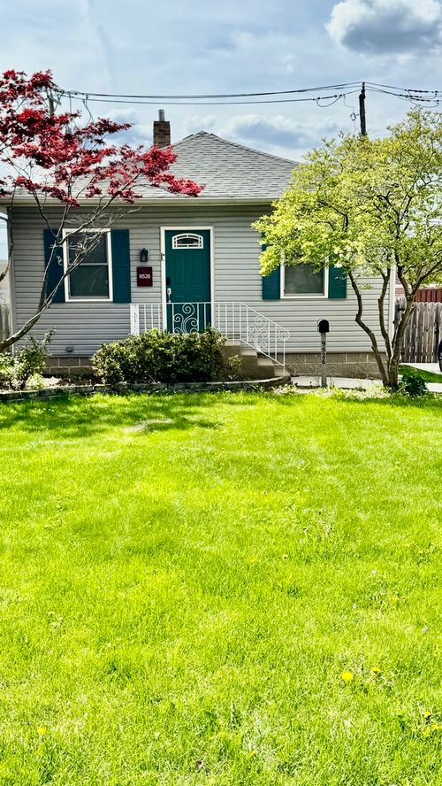 9526 S Claremont Ave, Chicago, IL, 60643-1008 | Card Image