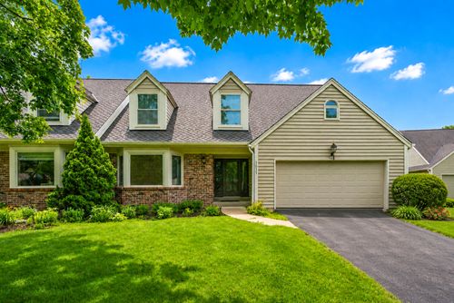 1611 W Eastbrook Ct, Mequon, WI, 53092-2982 | Card Image