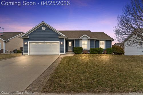 7385 W Ryan Ct, Bay City, MI, 48706-8352 | Card Image