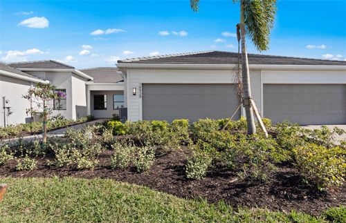 18718 Indian Rock Pl, LAKEWOOD RANCH, FL, 34211-2930 | Card Image