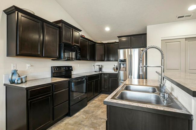 8. Kitchen | Image 8