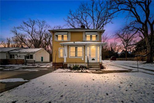 9430 Columbia Rd, Olmsted Falls, OH, 44138-2433 | Card Image