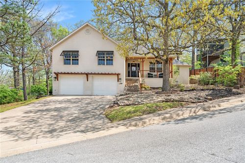 1136 N Oak Dr, Fayetteville, AR, 72701-1618 | Card Image