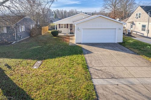 128 E 5th St, Williamstown, WV, 26187-1381 | Card Image