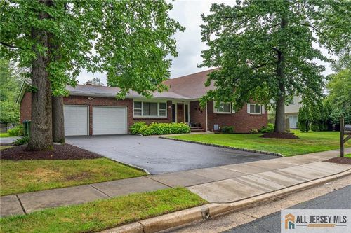 41 Jonathan Dr, Edison, NJ, 08820-2219 | Card Image