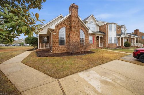 400 S Lake Cir, Chesapeake, VA, 23322-8354 | Card Image