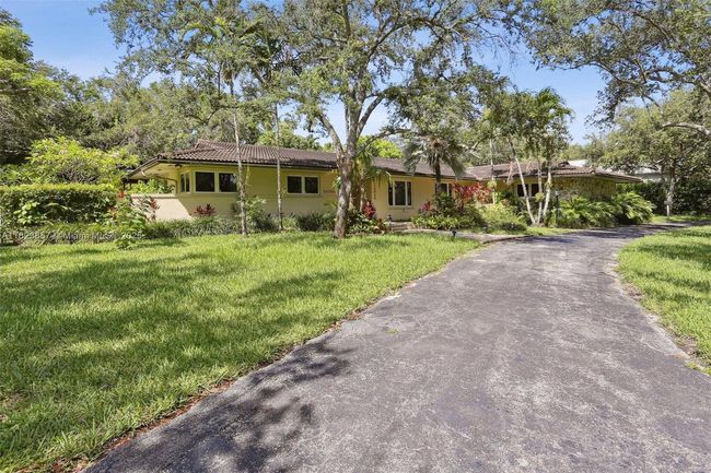 10920 Sw 68th Ave Rd, House other with 4 bedrooms, 3 bathrooms and null parking in Pinecrest FL | Image 5