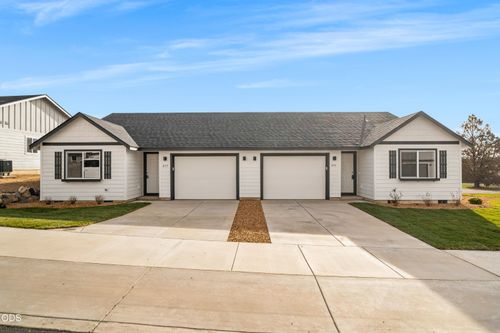 891 Se Starview Avenue, Madras, OR, 97741 | Card Image