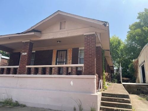 584 Scott St, Memphis, TN, 38112-2829 | Card Image