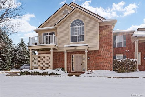 360-30210 Chesapeake Cir, Walled Lake, MI, 48390-5924 | Card Image