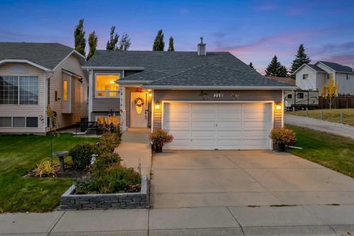 218 Coventry Close Ne, Calgary, AB, T3K4A5 | Card Image
