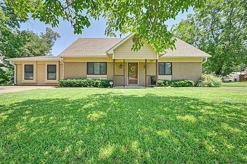 1401 Apache St, Arlington, TX, 76012-4303 | Card Image