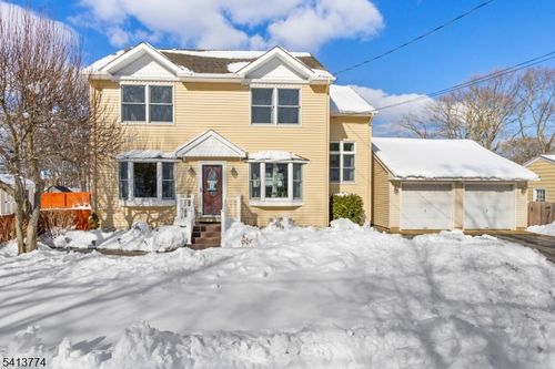 638 Ivanhoe Rd, Brick, NJ, 08723-6323 | Card Image