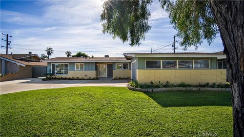 1152 W Wakefield Ave, Anaheim, CA, 92802-3319 | Card Image