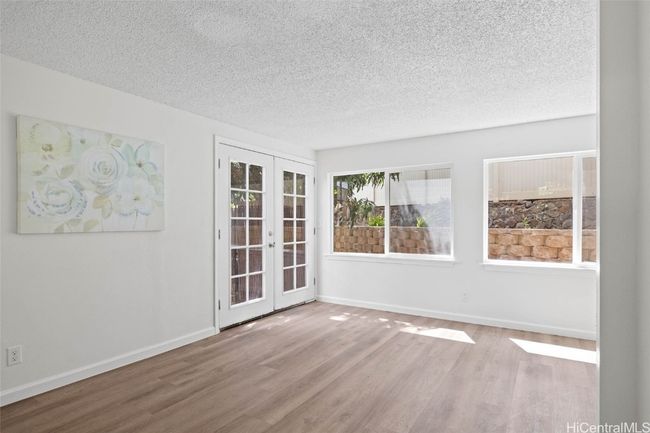 Living and Entertainment | Image 8