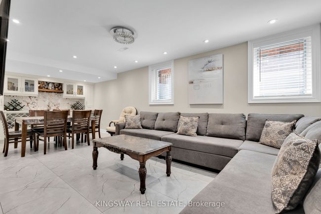 58 Leeward Dr, House other with 6 bedrooms, 5 bathrooms and 5 parking in Brampton ON | Image 44