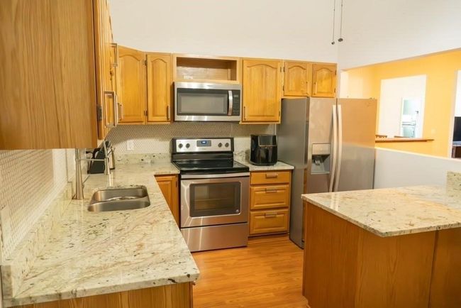 APT-25 - 148 Bernon St, Condo with 2 bedrooms, 1 bathrooms and 2 parking in Woonsocket RI | Image 8