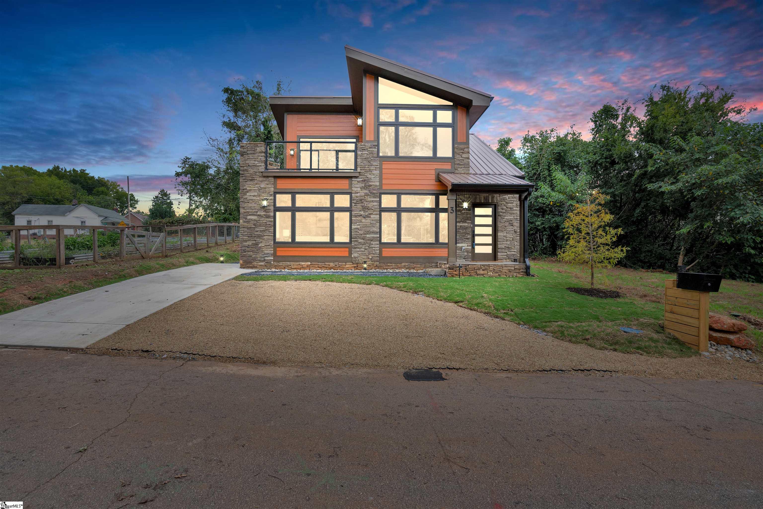 Bolt St, Greenville, SC 29605