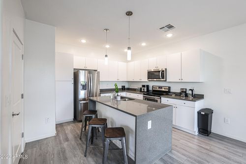 2344 E Huntington Drive, Phoenix, AZ, 85040 | Card Image
