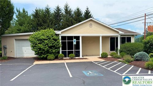 4666 Route 309, Center Valley, PA, 18034-8200 | Card Image
