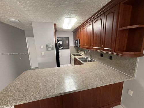 apt-215-6055 W 19th Ave, Hialeah, FL, 33012-6048 | Card Image