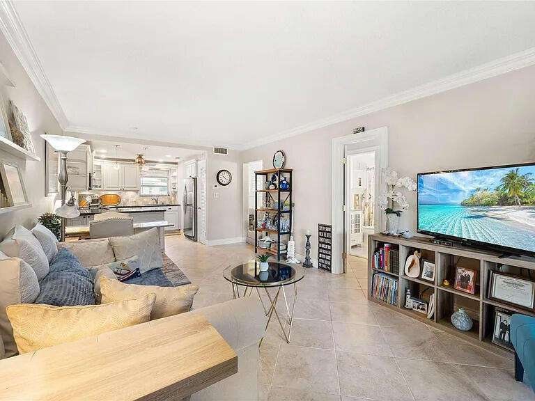 Residential Lease in Lighthouse Point 2