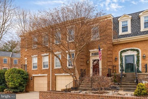 241 Gretna Green Ct, ALEXANDRIA, VA, 22304-5621 | Card Image