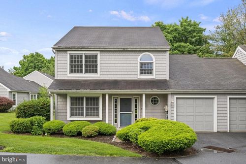 262 Crescent Dr, HERSHEY, PA, 17033-2371 | Card Image