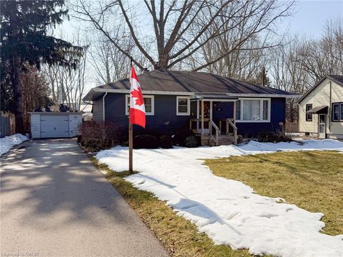 52 Davis Street W, Simcoe, ON, N3Y2R4 | Card Image