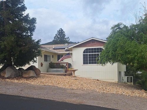 18062 N Shore Dr, Hidden Valley Lake, CA, 95467-8622 | Card Image