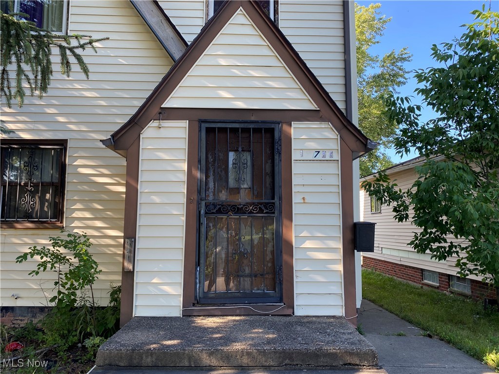 Palda Dr, Cleveland, OH 44128