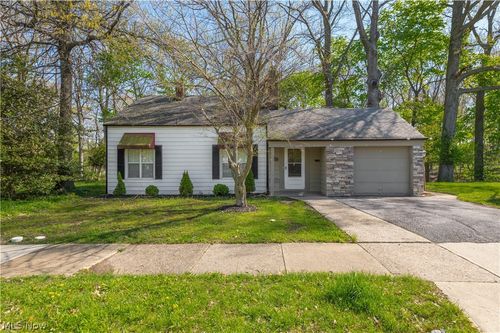 3675 Randolph Road, Cleveland Heights, OH, 44121 | Card Image