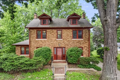 32 School St, Geneva, IL, 60134-2330 | Card Image