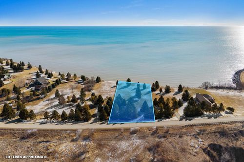 606 Lakeshore Drive, Kewaunee, WI, 54216 | Card Image