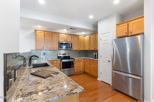 10601 Norton Commons Walk, Condo with 2 bedrooms, 2 bathrooms and null parking in Prospect KY | Image 7