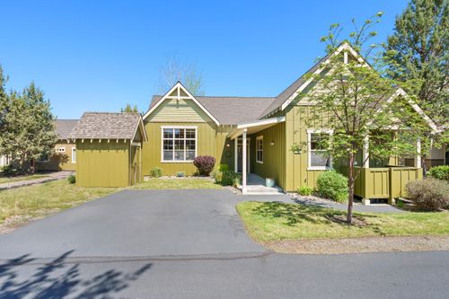 11295 Bunk House Ln, Redmond, OR, 97756-7459 | Card Image