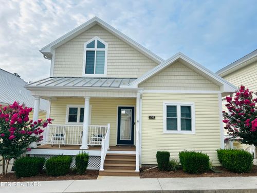 b-131 N Deer Village Ln, La Follette, TN, 37766-5602 | Card Image