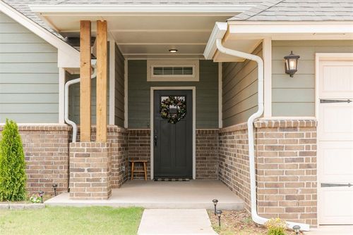 18509 Grove Pkwy, Edmond, OK, 73012-4593 | Card Image